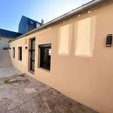 L'annexe, A Deux Pas Du Port Apartment *