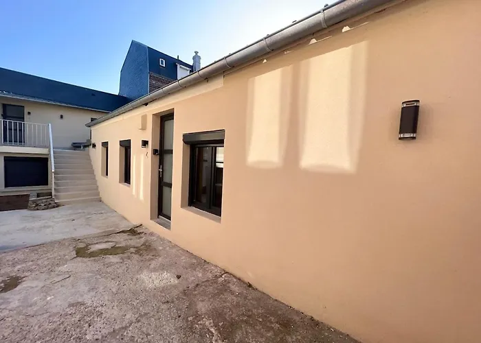 L'annexe, A Deux Pas Du Port Apartment *