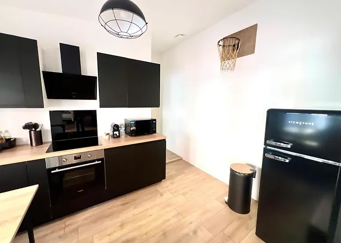 L'annexe, A Deux Pas Du Port